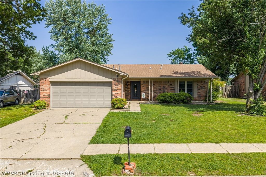 9225 Bryn Mawr Circle, Fort Smith, AR 72908