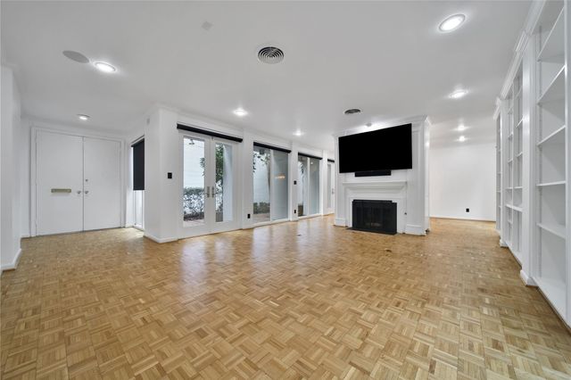 33 River Hollow Lane, Houston, TX 77027