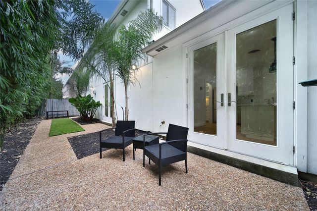 33 River Hollow Lane, Houston, TX 77027