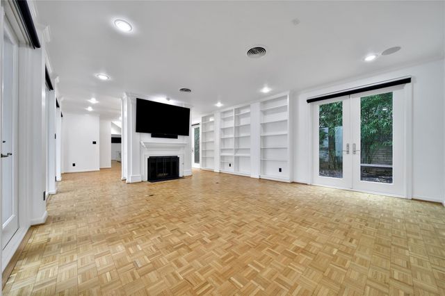 33 River Hollow Lane, Houston, TX 77027