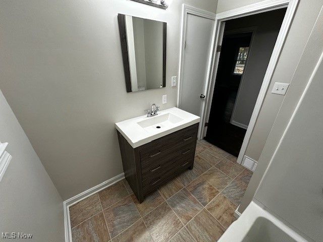 10488 Dewhurst Road, Elyria, OH 44035