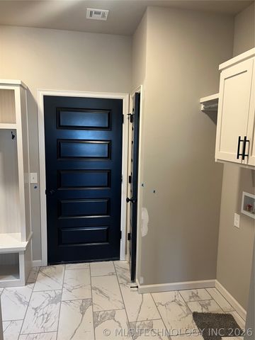 10320 E 132nd Street S, Bixby, OK 74008