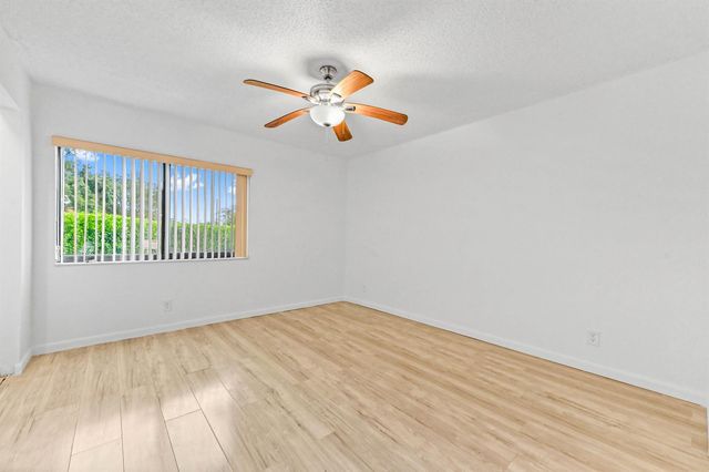 319 Knotty Pine Circle C-1, Greenacres, FL 33463
