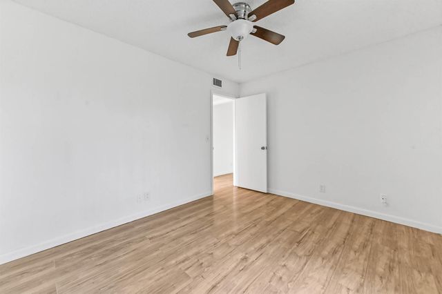 319 Knotty Pine Circle C-1, Greenacres, FL 33463