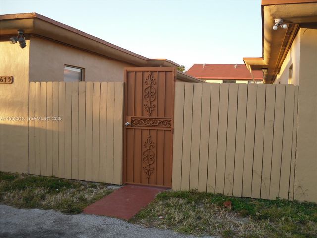 1675 NE 150th St 3, Miami, FL 33181