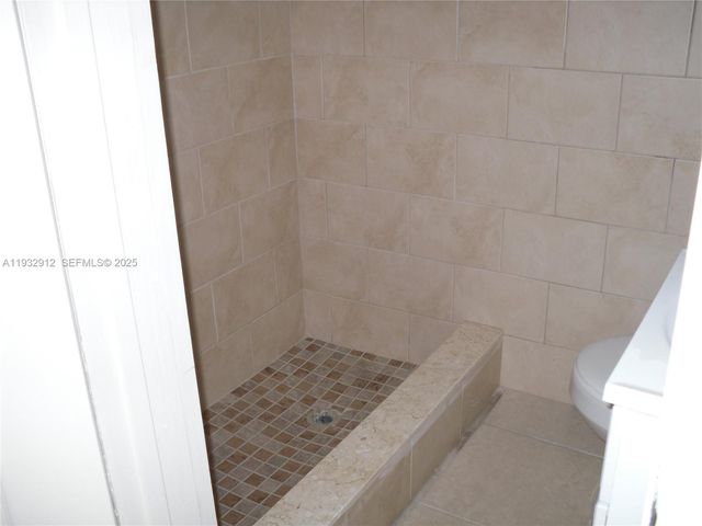 1675 NE 150th St 3, Miami, FL 33181