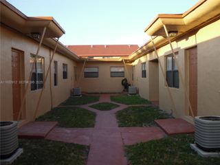 1675 NE 150th St 3, Miami, FL 33181