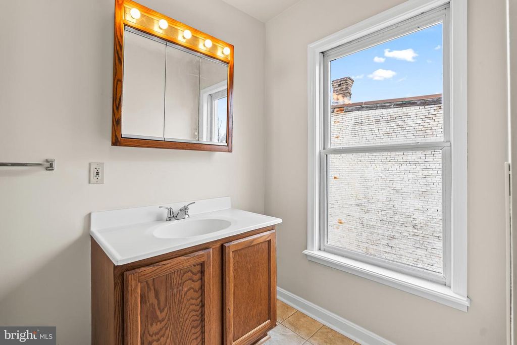 Image 20 of property listing at 44 MADISON AVE, Hagerstown, MD 21740