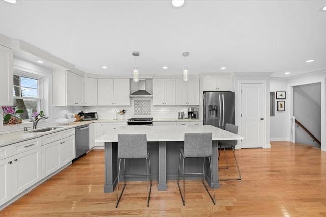 23 Orange St 2, Waltham, MA 02453