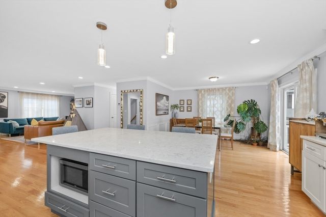 23 Orange St 2, Waltham, MA 02453