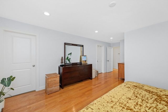 23 Orange St 2, Waltham, MA 02453