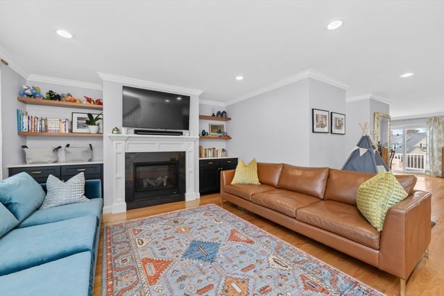 23 Orange St 2, Waltham, MA 02453