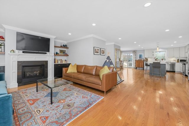 23 Orange St 2, Waltham, MA 02453