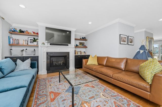 23 Orange St 2, Waltham, MA 02453