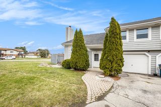 144 Holly Lane, Schererville, IN 46375