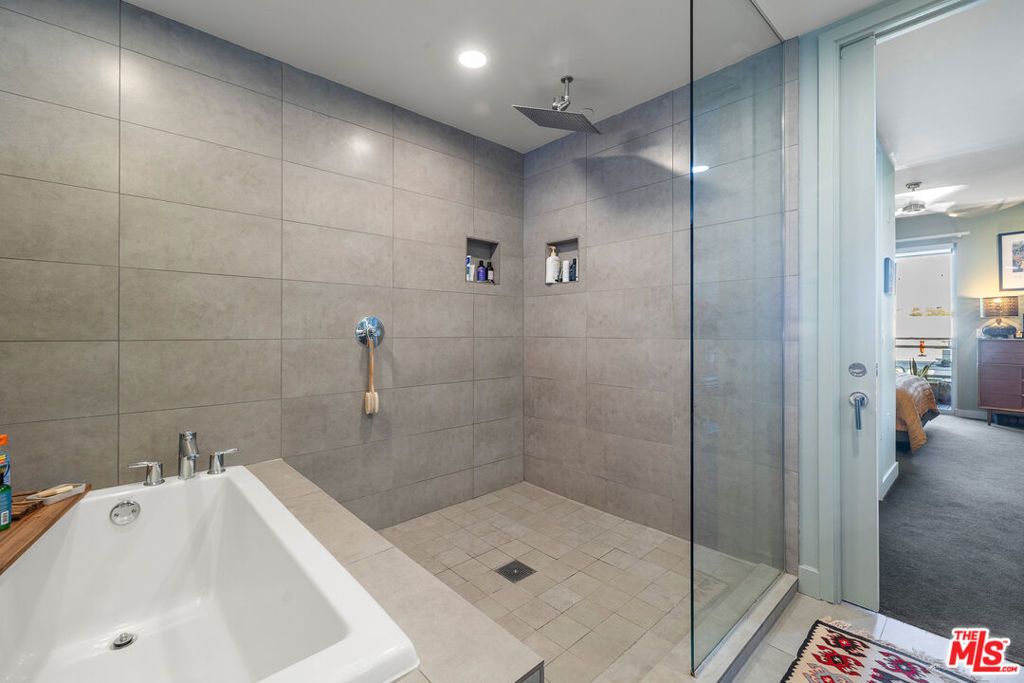 Image 15 of property listing at 6001 Carlton Way 311, Los Angeles, CA 90028