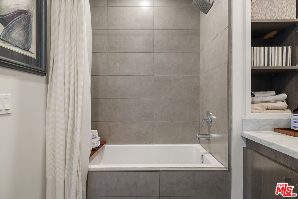 Image 29 of property listing at 6001 Carlton Way 311, Los Angeles, CA 90028