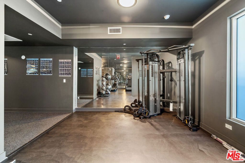 Image 35 of property listing at 6001 Carlton Way 311, Los Angeles, CA 90028