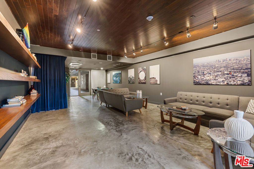 Image 37 of property listing at 6001 Carlton Way 311, Los Angeles, CA 90028