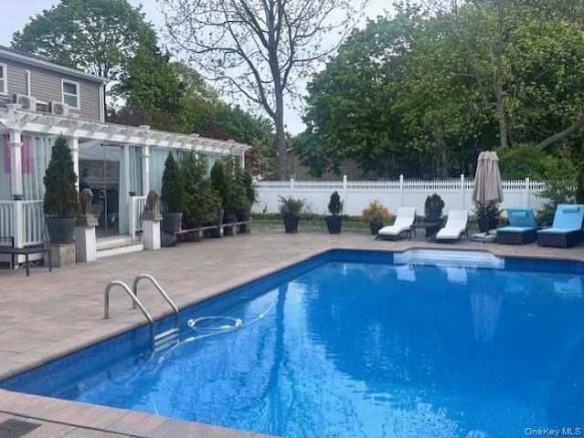 22 Ludlam Street, Huntington Station, NY 11746