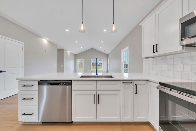 35 Rosamae DR, Roanoke, VA 24019