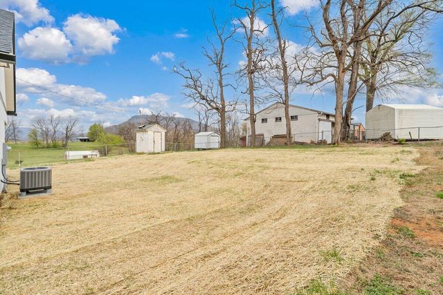 35 Rosamae DR, Roanoke, VA 24019