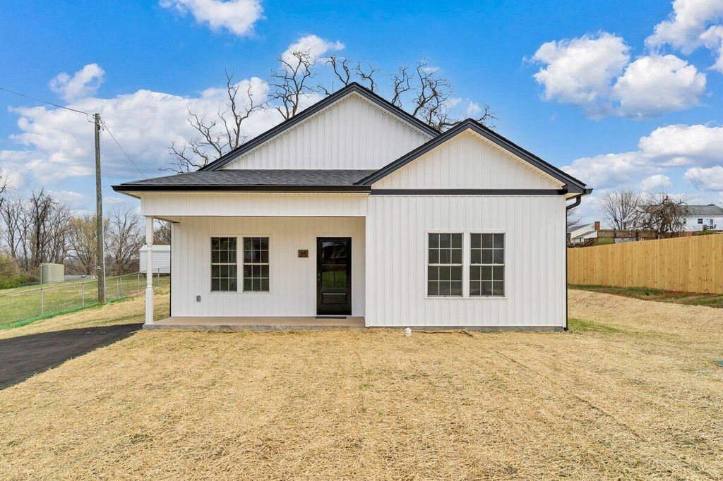 35 Rosamae DR, Roanoke, VA 24019