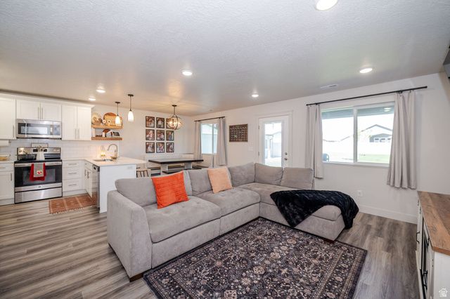 3432 W 3950 S, West Haven, UT 84401