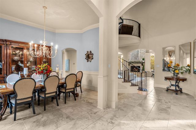 75 S Player Crest Circle, The Woodlands, TX 77382