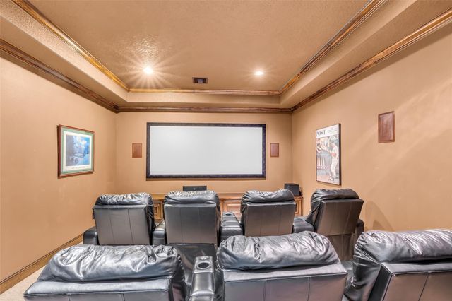 75 S Player Crest Circle, The Woodlands, TX 77382