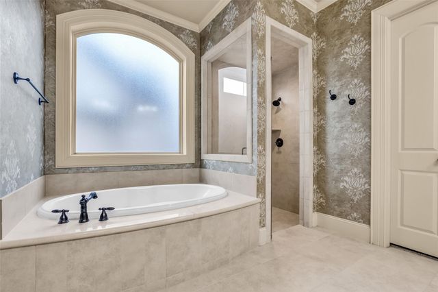 75 S Player Crest Circle, The Woodlands, TX 77382