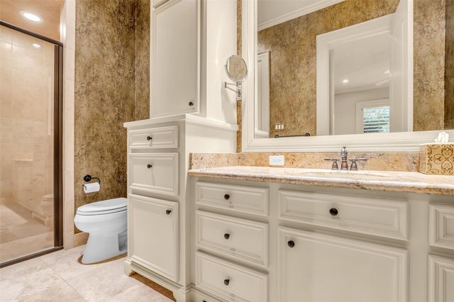 75 S Player Crest Circle, The Woodlands, TX 77382