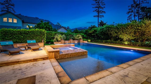 75 S Player Crest Circle, The Woodlands, TX 77382