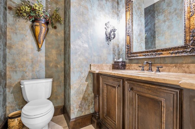 75 S Player Crest Circle, The Woodlands, TX 77382