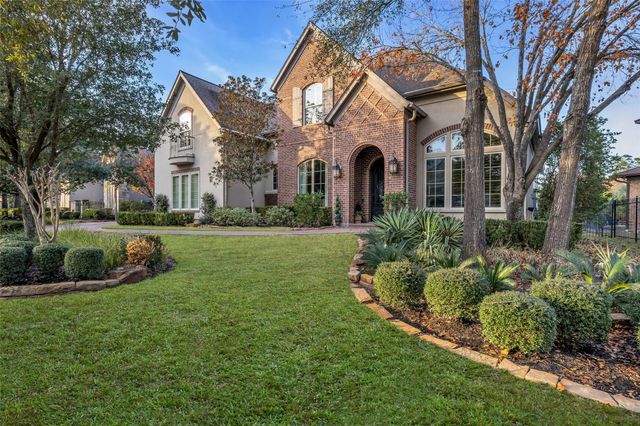 75 S Player Crest Circle, The Woodlands, TX 77382