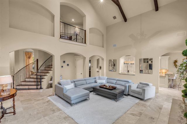 75 S Player Crest Circle, The Woodlands, TX 77382