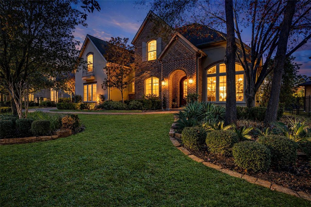 75 S Player Crest Circle, The Woodlands, TX 77382