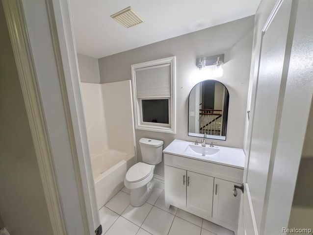 1859 Lonesome Lake Court, Lake Orion, MI 48362