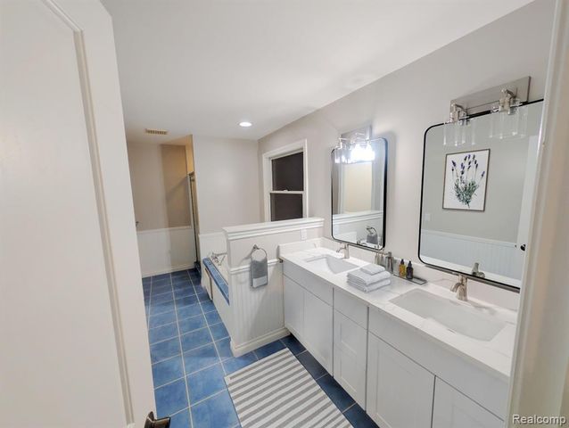 1859 Lonesome Lake Court, Lake Orion, MI 48362