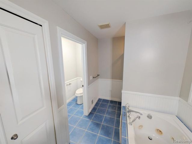 1859 Lonesome Lake Court, Lake Orion, MI 48362