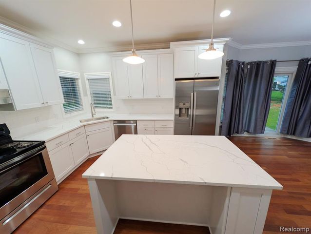 1859 Lonesome Lake Court, Lake Orion, MI 48362
