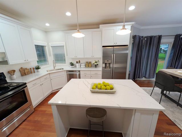 1859 Lonesome Lake Court, Lake Orion, MI 48362