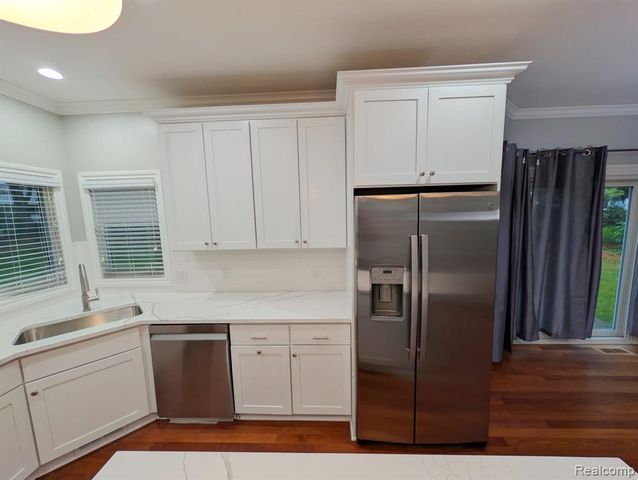1859 Lonesome Lake Court, Lake Orion, MI 48362