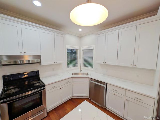 1859 Lonesome Lake Court, Lake Orion, MI 48362