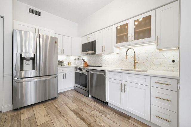 5780 Coach House Circle C, Boca Raton, FL 33486