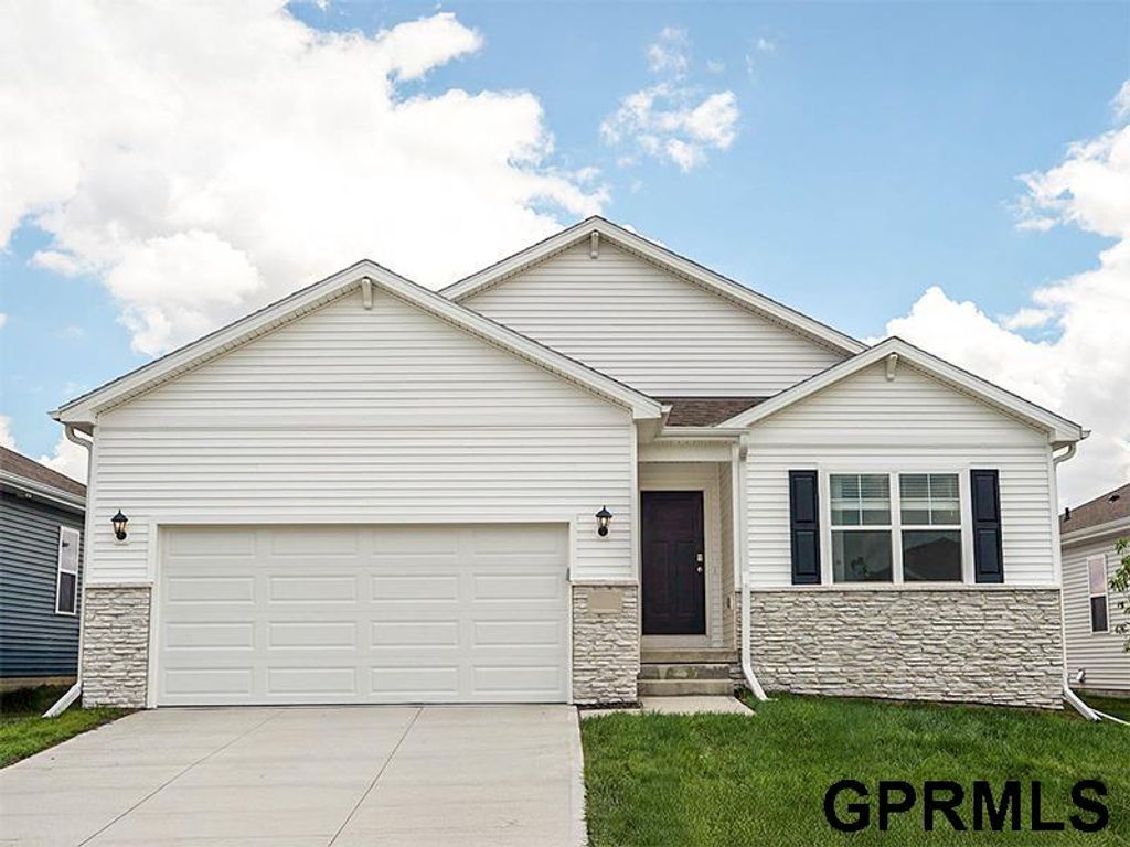 13018 S 66th Avenue, Papillion, NE 68133