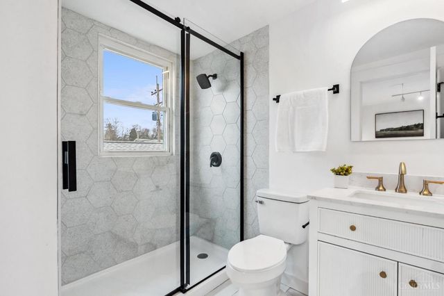 3751 Dunloe Avenue, Cincinnati, OH 45213