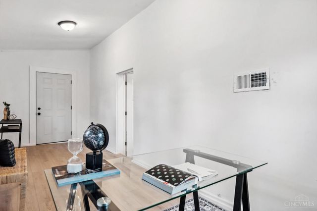3751 Dunloe Avenue, Cincinnati, OH 45213