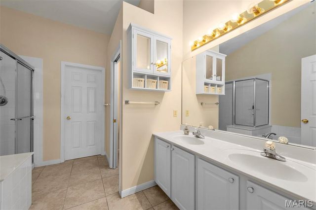 14 Shasta Pointe Court 49A, St Charles, MO 63301