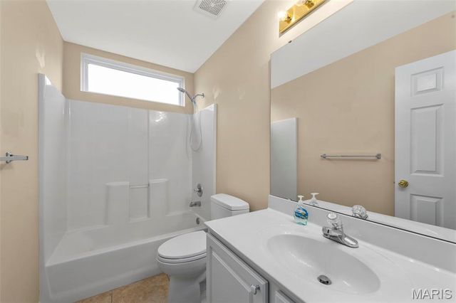 14 Shasta Pointe Court 49A, St Charles, MO 63301